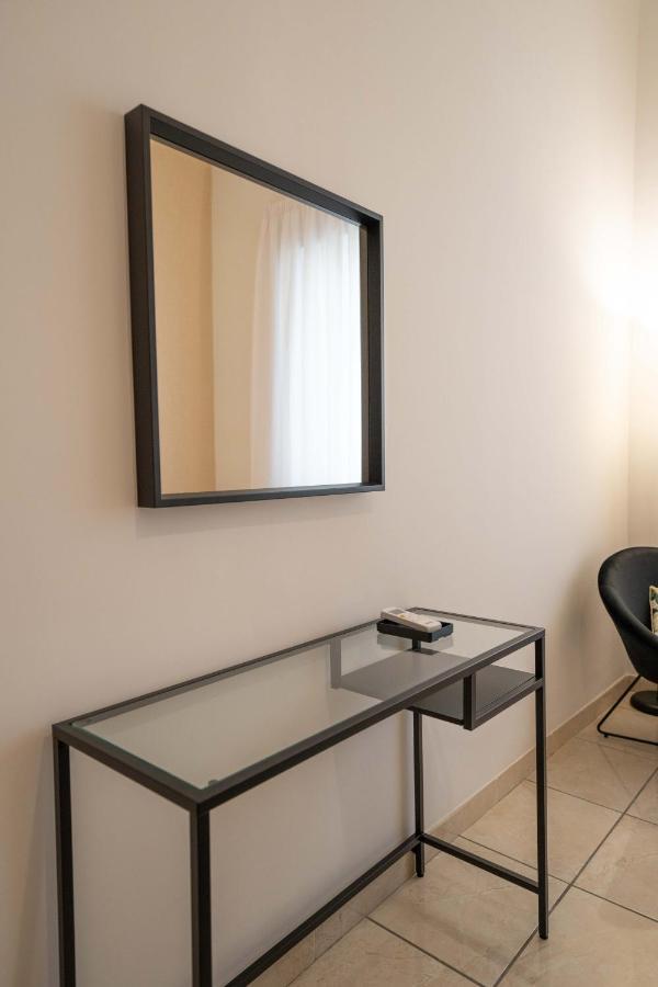 Chiaia Apartment San Pasquale By Dimorra Naples Exterior photo