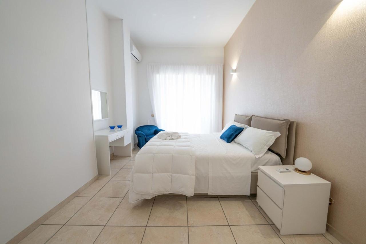 Chiaia Apartment San Pasquale By Dimorra Naples Exterior photo